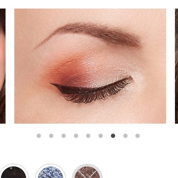 Younique liquid eyeliner - Picture 3 of 4